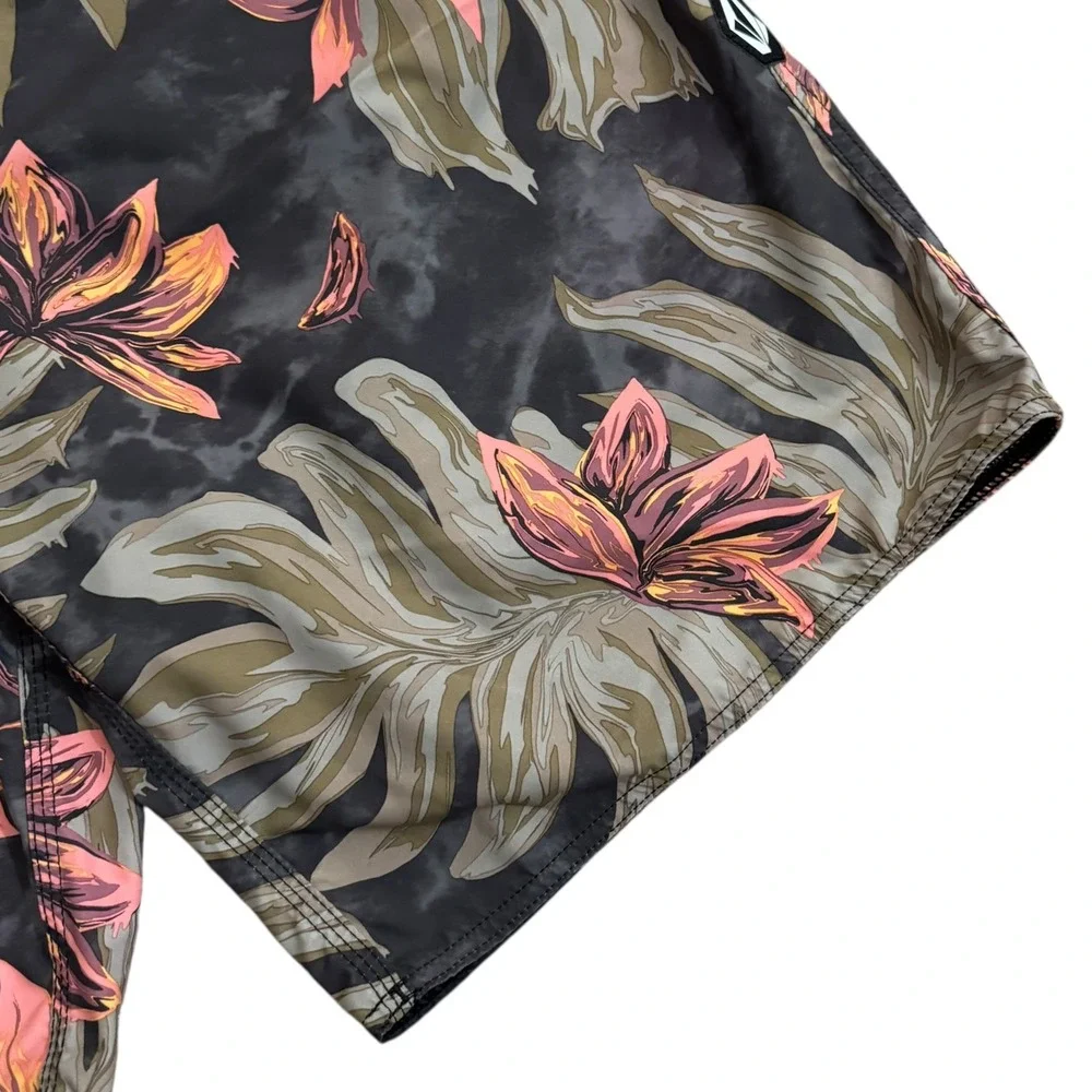 NWT Volcom Mod Polydactyl Boardshorts